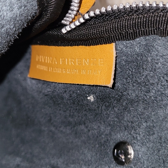 Divina Firenze Crossbody Italian Made Leather Black and Tan Small Bag - Picture 12 of 16